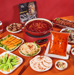 源頭廠家底料為何受火鍋店青睞？優(yōu)勢揭秘！
